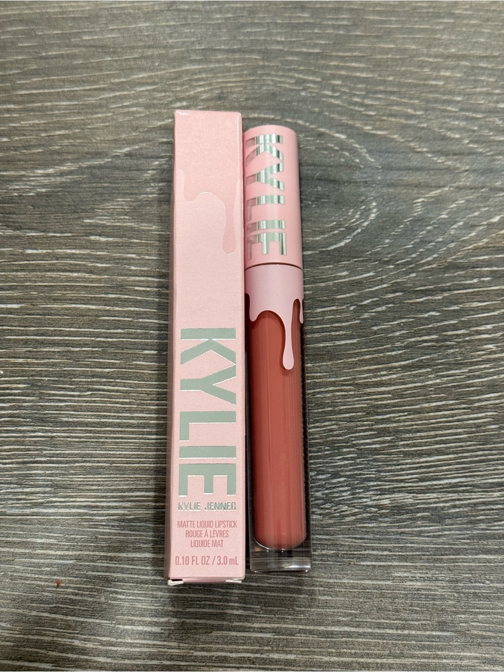 KYLIE Matte Liquid Lipstick - A moment Matte